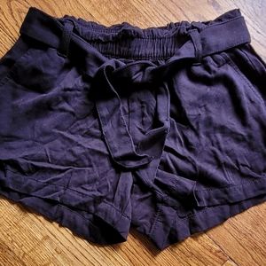 Juniors Arizona shorts with cloth belt. Size small